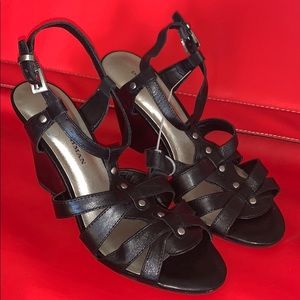 Dana Buchanan wedge sz7